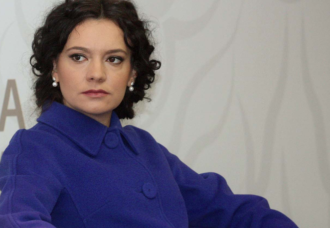 Elisa Spiropali thumbon dyshen Basha-Monika: Rroftë sebepi i kuksianëve që t’i përdorin si mish për top, se në pushtet nuk vijnë dot! Elisa Spiropali thumbon dyshen Basha-Monika: Rroftë sebepi i kuksianëve që t’i përdorin si mish për top, se në pushtet nuk vijnë dot!