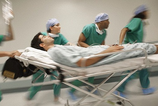 Eksperiencën e tmerrshme: I thyhet penisi gjatë “punës” dhe… (Foto) Eksperiencën e tmerrshme: I thyhet penisi gjatë “punës” dhe… (Foto)