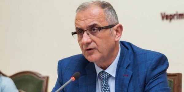 LSI pa busull dhe në panik: Gramoz Ruçi kryetar fiktiv, do të na vrisnin me armë në Parlament LSI pa busull dhe në panik: Gramoz Ruçi kryetar fiktiv, do të na vrisnin me armë në Parlament