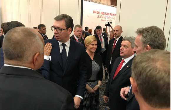 Tensione në mes të Aleksandër Vuçiçit dhe Hashim Thaçit në Samitin e Shkupit Tensione në mes të Aleksandër Vuçiçit dhe Hashim Thaçit në Samitin e Shkupit