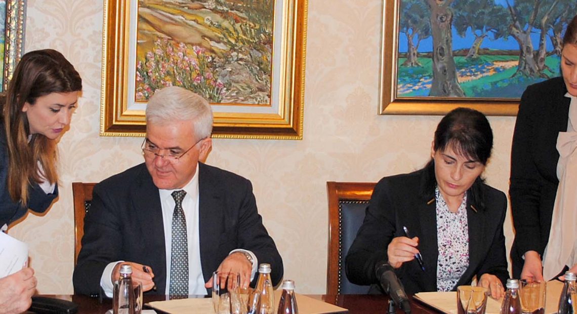 Amerika kërkon kokën e Ilir Metës/ Pse hesht Arta Marku për Presidentin? Amerika kërkon kokën e Ilir Metës/ Pse hesht Arta Marku për Presidentin?