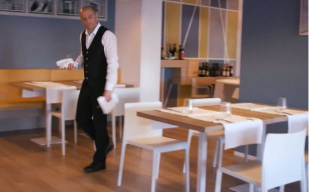 Ja si e kryen dënimin Elsoni, i burgosuri shqiptar në restorantin e njohur! Ja si e kryen dënimin Elsoni, i burgosuri shqiptar në restorantin e njohur!