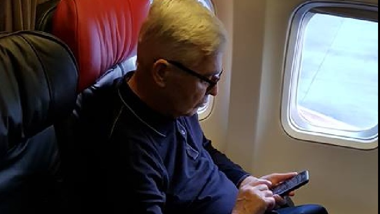 Me avion në “bussines class”/ Bledi Mane: Rexhep Taip Meidani si Kim Kardashian… Me avion në “bussines class”/ Bledi Mane: Rexhep Taip Meidani si Kim Kardashian…