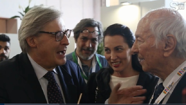 Sot pritet marrëveshja për qeverinë italiane, Sgarbi i këshillon librin e Ramës Di Maios dhe Salvinit Sot pritet marrëveshja për qeverinë italiane, Sgarbi i këshillon librin e Ramës Di Maios dhe Salvinit