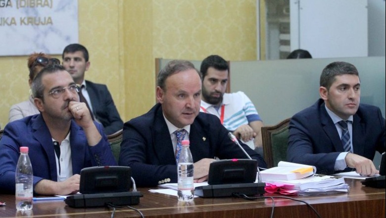 Pjesët e padëgjuara nga debati Tahiri-Hajdarmataj: Ç’punë kam unë me këtë policët ore, ç’trafik droge kam bërë me këtë?! Pjesët e padëgjuara nga debati Tahiri-Hajdarmataj: Ç’punë kam unë me këtë policët ore, ç’trafik droge kam bërë me këtë?!