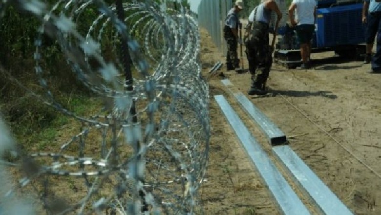 Mali i Zi planifikon ngritjen e gardhit në kufi me Shqipërinë për të ndaluar emigrantët nga Lindja Mali i Zi planifikon ngritjen e gardhit në kufi me Shqipërinë për të ndaluar emigrantët nga Lindja