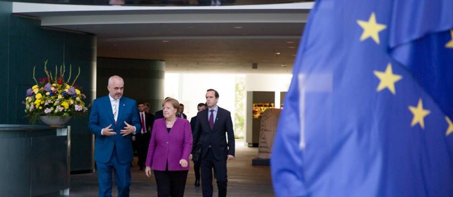 30 vjet predikime dhe hipokrizi 30 vjet predikime dhe hipokrizi