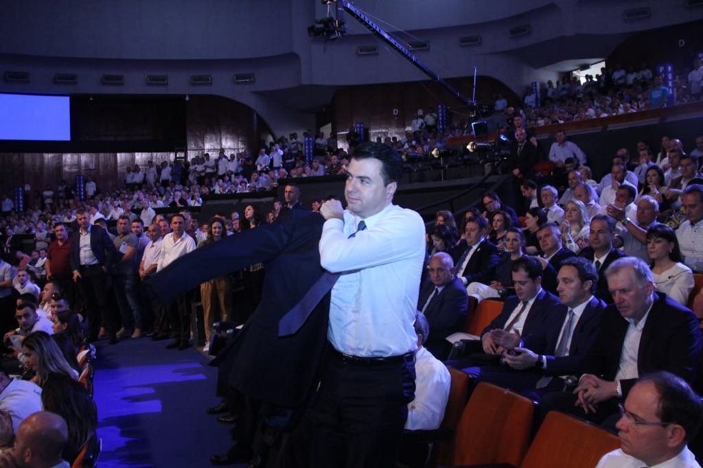 Zbulohen të tjera detaje nga sondazhi gjerman për PD-në dhe Bashën: Rrezikon të humbasë gjithë Bashkitë dhe bastionet e saj Zbulohen të tjera detaje nga sondazhi gjerman për PD-në dhe Bashën: Rrezikon të humbasë gjithë Bashkitë dhe bastionet e saj