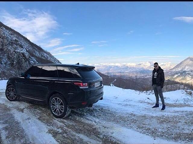 Foto/ Kjo është “ushtria” e makinave luksoze të djemve të Tom Doshit Foto/ Kjo është “ushtria” e makinave luksoze të djemve të Tom Doshit