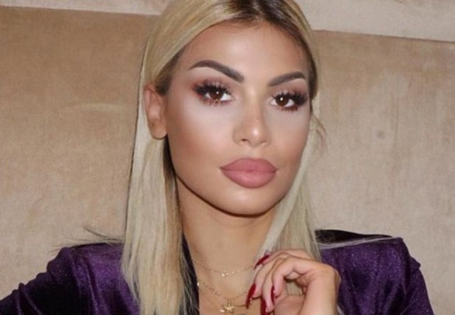 Foto/ Luana Vjollca flet për herë të parë për jetën e saj: “E humba kur isha 11-muajshe”… Foto/ Luana Vjollca flet për herë të parë për jetën e saj: “E humba kur isha 11-muajshe”…