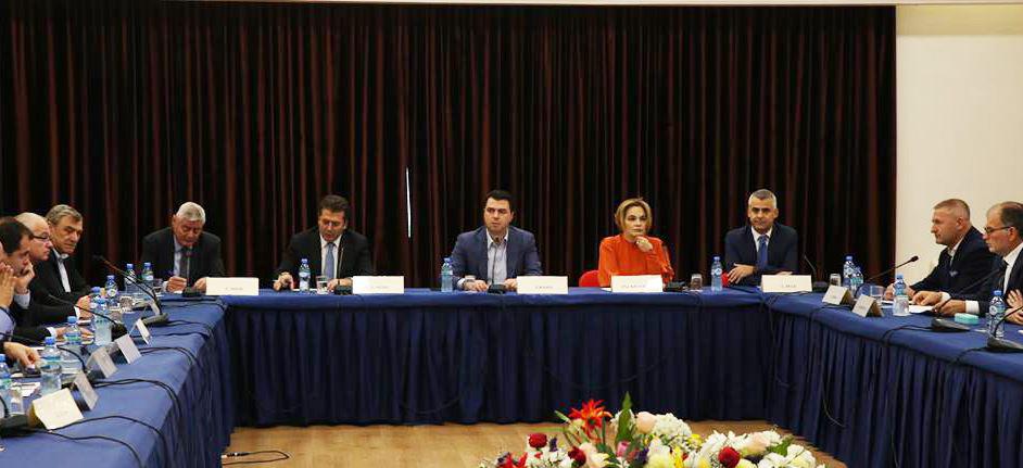 “Xhafaj”: Opozita nesër protestë pa Bashën, zbardhet skenari “Xhafaj”: Opozita nesër protestë pa Bashën, zbardhet skenari