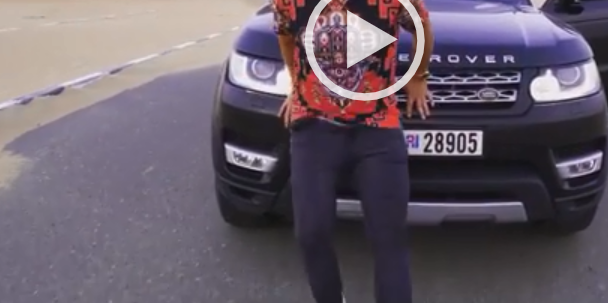 VIDEO/ Po realizonte një klip, këngëtarin shqiptar gati e shtypi makina VIDEO/ Po realizonte një klip, këngëtarin shqiptar gati e shtypi makina