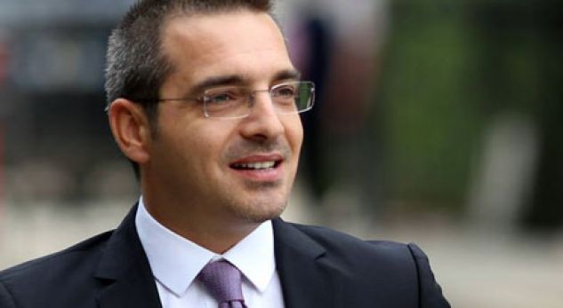 Prokuroria e Krimeve të Rënda pret fletë arrestet për Saimir Tahirin e Adriatik Llallën, në dyshim Besim Hajdarmataj. Pritet vendimi i gjykatës Prokuroria e Krimeve të Rënda pret fletë arrestet për Saimir Tahirin e Adriatik Llallën, në dyshim Besim Hajdarmataj. Pritet vendimi i gjykatës