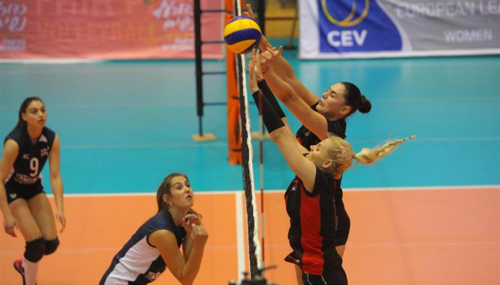 Shqipëria e Volejbollit është e bukur dhe e fortë, mposht Izraelin dhe ndodhet një pikë larg fazës gjysmëfinale në Divizionin e Argjendtë Shqipëria e Volejbollit është e bukur dhe e fortë, mposht Izraelin dhe ndodhet një pikë larg fazës gjysmëfinale në Divizionin e Argjendtë