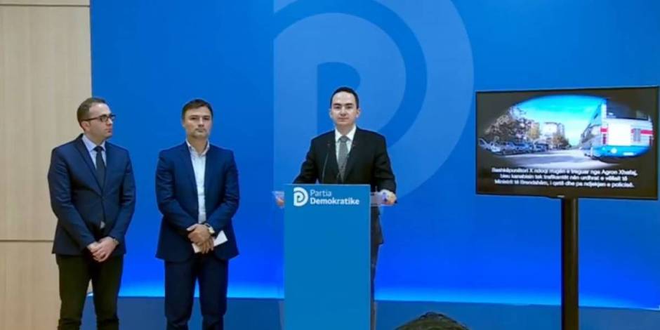 Dopjo gjashtën në dorë Dopjo gjashtën në dorë