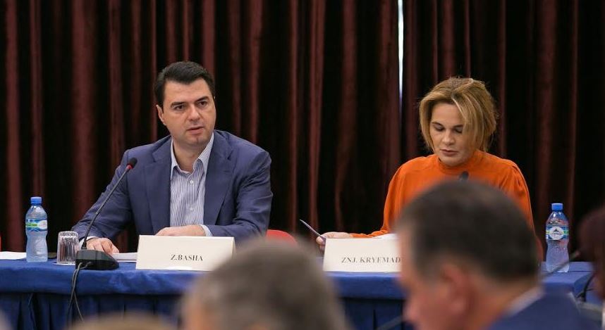 Vëllai i Xhafajt “përçan” opozitën. Rama: Videopërgjimi është aksion i PD Vëllai i Xhafajt “përçan” opozitën. Rama: Videopërgjimi është aksion i PD