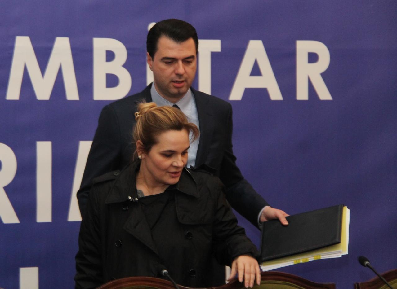 SHBA-BE “shuplakë” opozitës: Detyrojnë Bashën e Kryemadhin që deri në dhjetor të mbyllin draftin e reformës zgjedhore! SHBA-BE “shuplakë” opozitës: Detyrojnë Bashën e Kryemadhin që deri në dhjetor të mbyllin draftin e reformës zgjedhore!