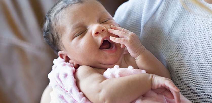 Jetoi për vetëm 15 minuta por fotot e kësaj foshnje po bëjnë namin Jetoi për vetëm 15 minuta por fotot e kësaj foshnje po bëjnë namin