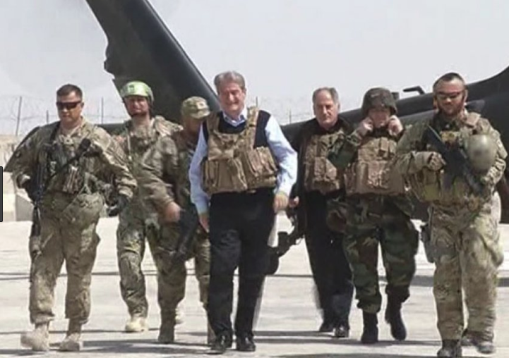 Berisha, thirrje për armatosje të popullsisë dhe përplasje me armë me qeverinë “Rama” si rruga e vetme për t’i shpëtuar burgut: Derri do plumb! Berisha, thirrje për armatosje të popullsisë dhe përplasje me armë me qeverinë “Rama” si rruga e vetme për t’i shpëtuar burgut: Derri do plumb!