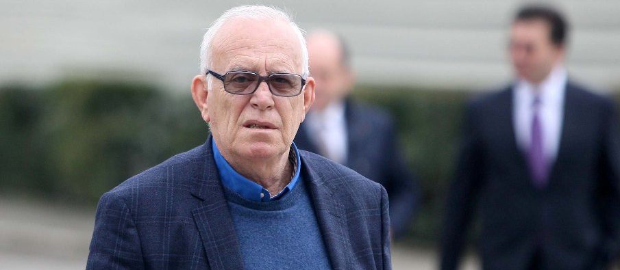 Baba Taku rikthehet në parlament për të zëvendësuar Saimir Tahirin Baba Taku rikthehet në parlament për të zëvendësuar Saimir Tahirin