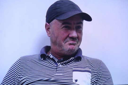 VIDEO/ I “hutuari X” i PD, që bënë si dëshmitar dhe gafat e rënda në rrëfimin e tij si “burrë i mirë” VIDEO/ I “hutuari X” i PD, që bënë si dëshmitar dhe gafat e rënda në rrëfimin e tij si “burrë i mirë”