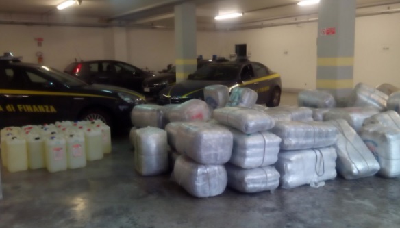 Goditet një tjetër bandë shqiptare, kapen 313 kg kokainë, kanabis e 50 mijë € në Belgjikë Goditet një tjetër bandë shqiptare, kapen 313 kg kokainë, kanabis e 50 mijë € në Belgjikë