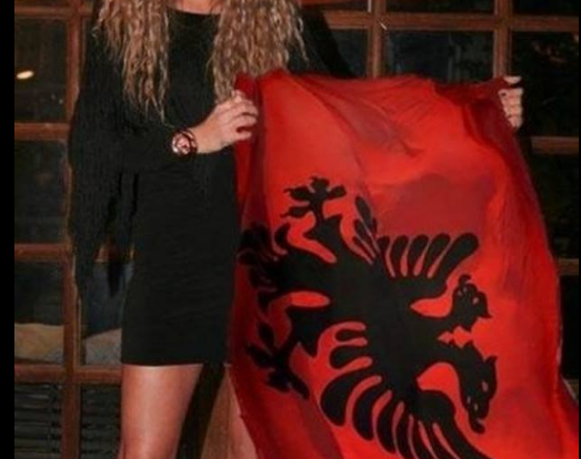 “Humbe për faj të Shqipërisë”, këngëtarja që “pushtoi” Eurovizionin u përgjigjet grekëve: Ja pse i falenderoj nga zemra shqiptarët “Humbe për faj të Shqipërisë”, këngëtarja që “pushtoi” Eurovizionin u përgjigjet grekëve: Ja pse i falenderoj nga zemra shqiptarët