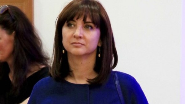 Kohë të arta për avokaten e vjehrrit të Lulzim Bashës. Erinda Ballanca kontratë për pallat shumëkatësh Kohë të arta për avokaten e vjehrrit të Lulzim Bashës. Erinda Ballanca kontratë për pallat shumëkatësh