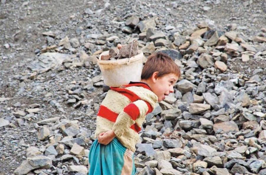 Fiton miliona euro mbi gjakun dhe jetën e fëmijëve. Sot flet për varfërinë. Rimi i Monikës nuk ka moral Fiton miliona euro mbi gjakun dhe jetën e fëmijëve. Sot flet për varfërinë. Rimi i Monikës nuk ka moral