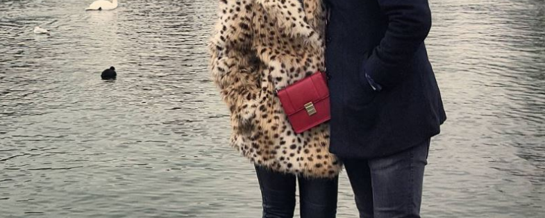 Besojeni ose jo, gazetarja thumbuese zbulon se kujt “ja dha” për herë të parë Besojeni ose jo, gazetarja thumbuese zbulon se kujt “ja dha” për herë të parë