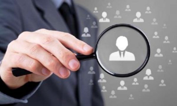 Ish-Kryeministrit dhe bashkëshortes së tij i ndalohet largimi nga vendi Ish-Kryeministrit dhe bashkëshortes së tij i ndalohet largimi nga vendi