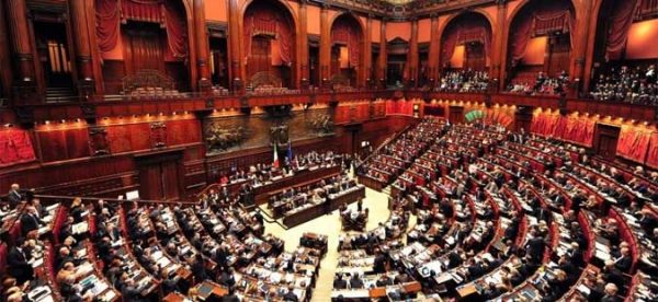 ”Pokeri politik për koalicionin qeveritar”, kërcimi i Italisë mbi vullkan dhe përpjekja e fundit para zgjedhjeve të reja ”Pokeri politik për koalicionin qeveritar”, kërcimi i Italisë mbi vullkan dhe përpjekja e fundit para zgjedhjeve të reja