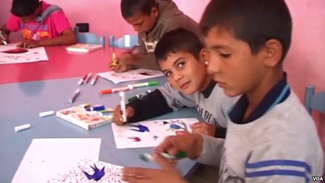 Ku*vë! M*t! Si trajtohen jetimët e “Shtëpisë së Foshnjes” në Vlorë (Video) Ku*vë! M*t! Si trajtohen jetimët e “Shtëpisë së Foshnjes” në Vlorë (Video)