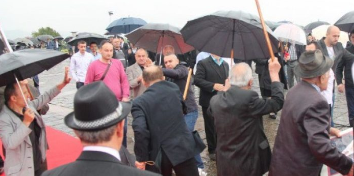 Kush e kërkon drurin?! Kush e kërkon drurin?!