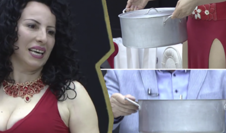 Metoda popullore me kusi, Linda Morina i mëson deputetit si rritet gjoksi (Video) Metoda popullore me kusi, Linda Morina i mëson deputetit si rritet gjoksi (Video)