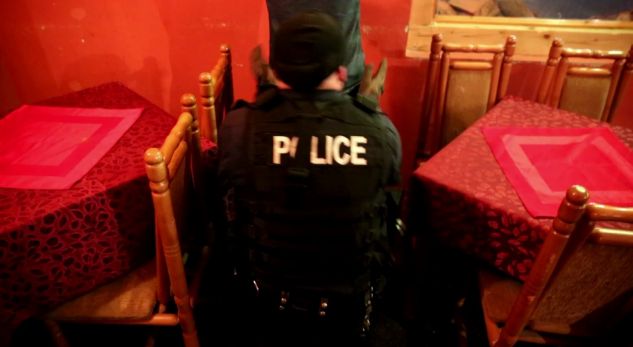 Operacion blic në lokalet e natës në Kosovë, arrestohen 200 femra shqiptare që shfrytëzoheshin si prostituta Operacion blic në lokalet e natës në Kosovë, arrestohen 200 femra shqiptare që shfrytëzoheshin si prostituta