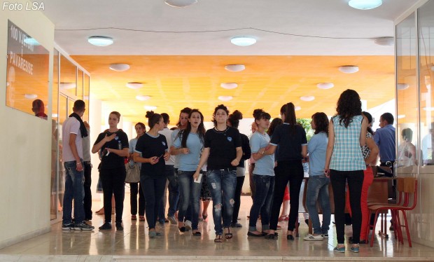 I bien të fikët, humb jetën maturantja në shkollë