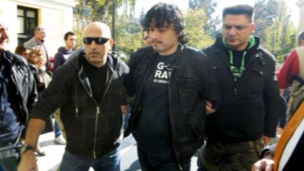 FOTO+VIDEO/ “Ik q*** ore…”, Alket Rizai ofendon rëndë gjyqtarin grek FOTO+VIDEO/ “Ik q*** ore…”, Alket Rizai ofendon rëndë gjyqtarin grek