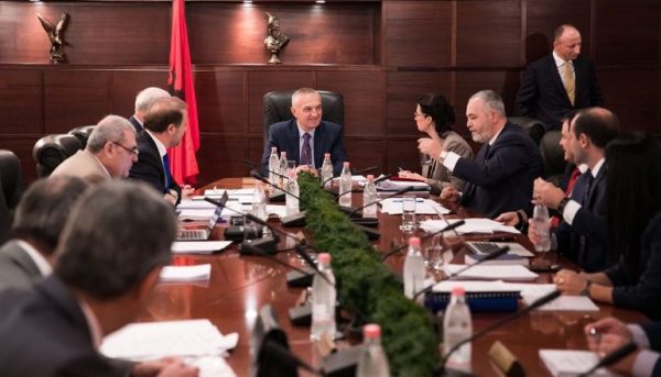 Zbulohet dokumenti, ja si anëtarët e KLD refuzuan shkarkimin e gjyqtarëve dhe justifikuan votat Zbulohet dokumenti, ja si anëtarët e KLD refuzuan shkarkimin e gjyqtarëve dhe justifikuan votat