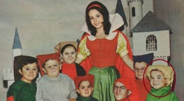 E dhimbshme: Fitoi zemrat e shikuesve në mbarë botën, ndërron jetë aktori i filmit “Borëbardha me 7 xhuxhat” (Foto) E dhimbshme: Fitoi zemrat e shikuesve në mbarë botën, ndërron jetë aktori i filmit “Borëbardha me 7 xhuxhat” (Foto)