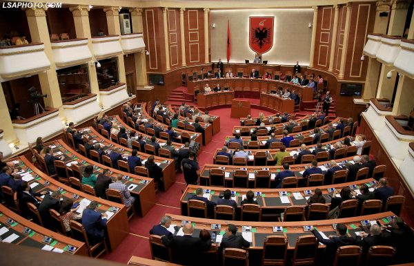 Pse i korruptuari nuk nginjet kurrë me para? Pse i korruptuari nuk nginjet kurrë me para?