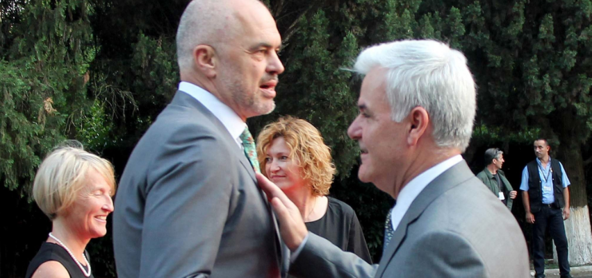 Braçe-Noka debatojnë ashpër, “dekonspirohet’ Basha: O ministrin , o kryeministrin Braçe-Noka debatojnë ashpër, “dekonspirohet’ Basha: O ministrin , o kryeministrin