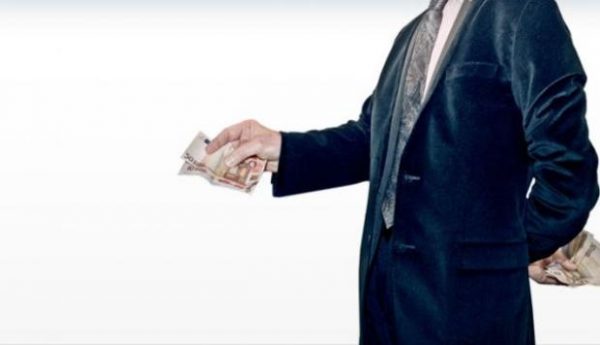 Edhe socialist, edhe i pasur? Edhe socialist, edhe i pasur?