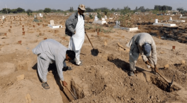 SHOKUESE/ Nuk janë djem, zbulohen qindra vajza të mbytura, të prera në fyt e të rrahura SHOKUESE/ Nuk janë djem, zbulohen qindra vajza të mbytura, të prera në fyt e të rrahura
