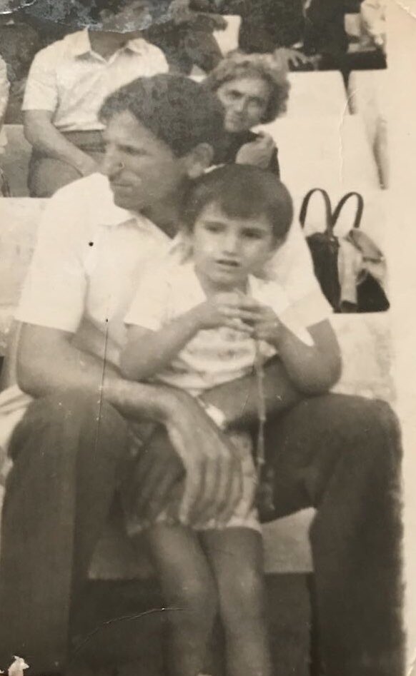 Amfiteatri i Liqenit/ Nga gërmadhë në një teatër në natyrë, Veliaj foto me babain kur ishte fëmijë: Frymëzim për transformimet e mëdha Amfiteatri i Liqenit/ Nga gërmadhë në një teatër në natyrë, Veliaj foto me babain kur ishte fëmijë: Frymëzim për transformimet e mëdha