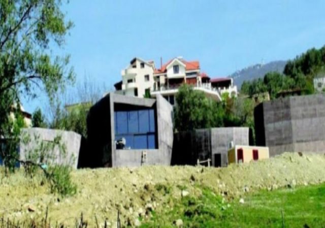 Ja detaje nga vila e Kryeministrit në Surrel sipas…Artan Hoxhës! Ja detaje nga vila e Kryeministrit në Surrel sipas…Artan Hoxhës!