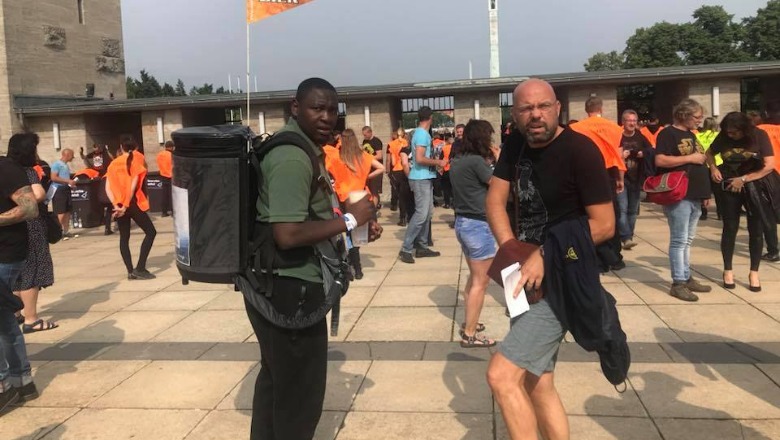 Ky nuk punon asgjëkundi: Ku i gjen parat që shkon në Berlin dhe Amsterdam në koncertin e “U2” dhe ‘Guns N Roses’?! (Foto) Ky nuk punon asgjëkundi: Ku i gjen parat që shkon në Berlin dhe Amsterdam në koncertin e “U2” dhe ‘Guns N Roses’?! (Foto)