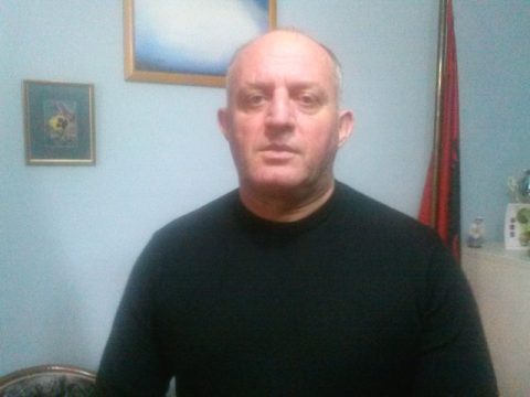 Shtohen dyshimet, pas Bashës edhe ish-bodyguardi i Berishës që ruante çadrën e PD, mik me të kërkuarin e “Toyota Yaris” (Biseda) Shtohen dyshimet, pas Bashës edhe ish-bodyguardi i Berishës që ruante çadrën e PD, mik me të kërkuarin e “Toyota Yaris” (Biseda)