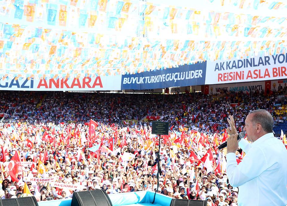 Erdogan shpall luftën fatale: Nisi beteja ndërmjet kryqtarëve dhe gjysmëhënës Erdogan shpall luftën fatale: Nisi beteja ndërmjet kryqtarëve dhe gjysmëhënës