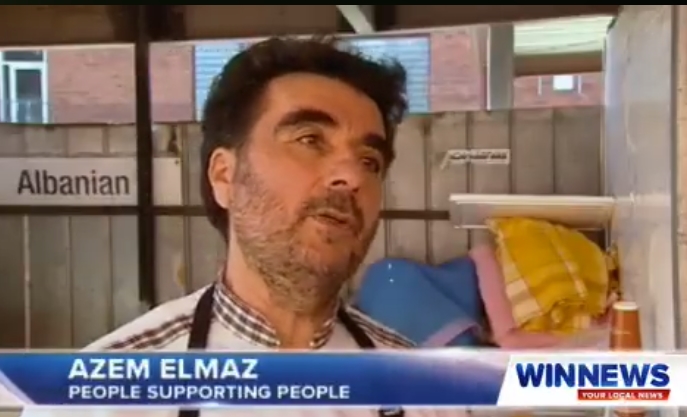 VIDEO/ Njihuni me shqiptarin bamirës në Australi, që ushqen njerëzit e varfër VIDEO/ Njihuni me shqiptarin bamirës në Australi, që ushqen njerëzit e varfër